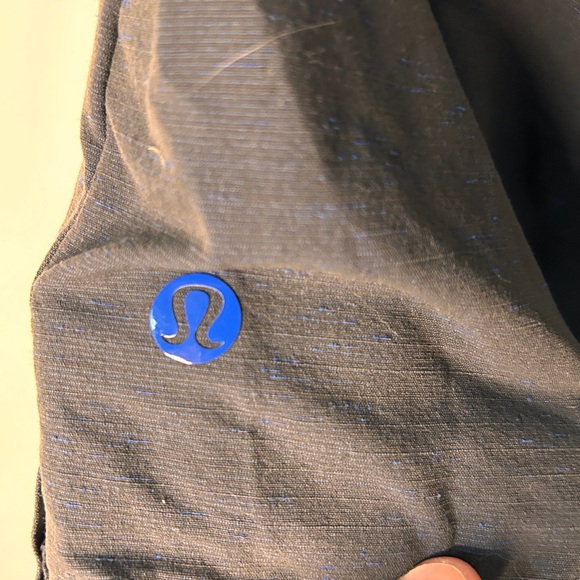 Lululemon Men's Gray pool Shorts with Blue Accents - 5 inch inseam - lined - Picture 3 of 5